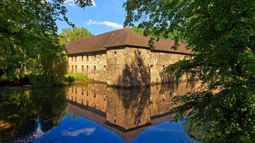 Artificial Intelligence: The End of Economic Moats