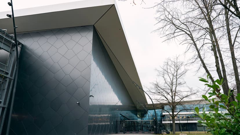 Eine Person verletzt: Sauna brennt im DFB-Campus