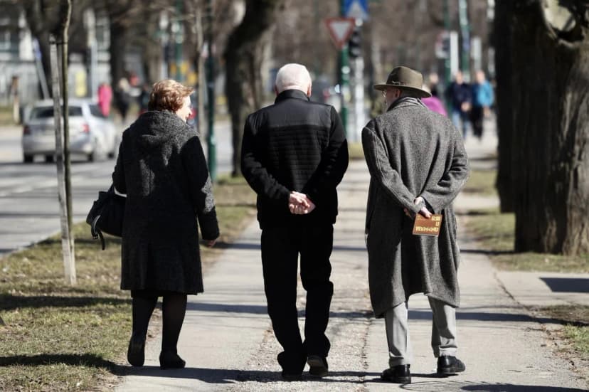 Bosnian Pensioners Face Financial Strain with Monthly Pension Payments