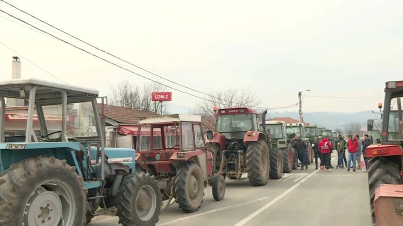Roads to Kraljevo Blocked by Farmers Protesting Arrests in Bogatić