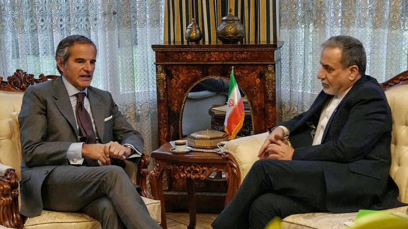 Iran Conducts Naval Drills Ahead of US Nuclear Talks