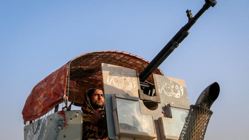 Blasts in Kabul amid Afghan border battles with Pakistan