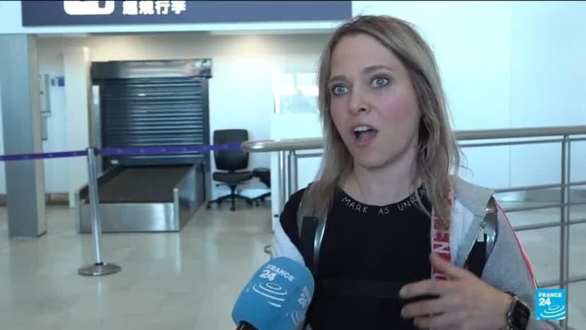 'Extremely relieved': Dubaï flight passengers arrive in Paris