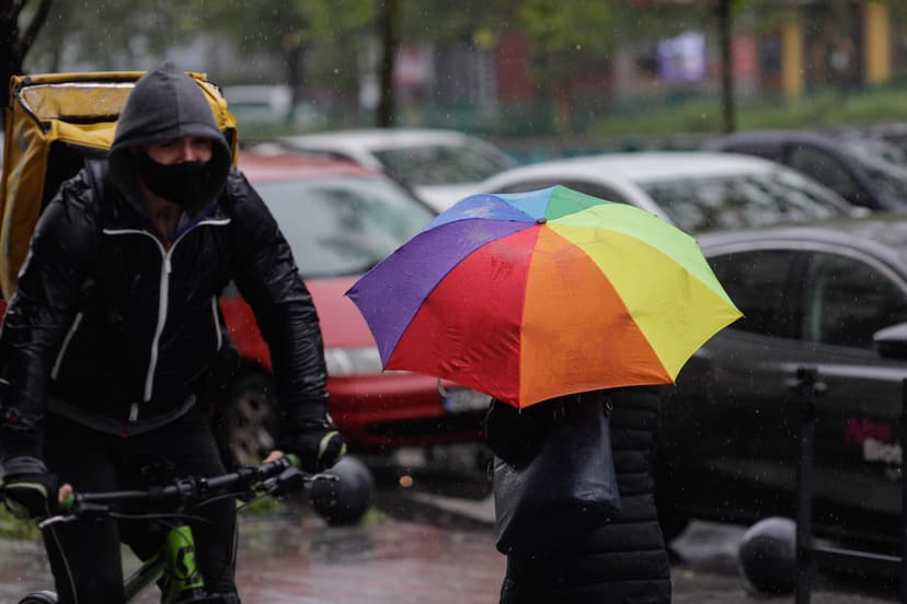 Weather Warms Up in Romania, Bringing Rains and Local Snowfall