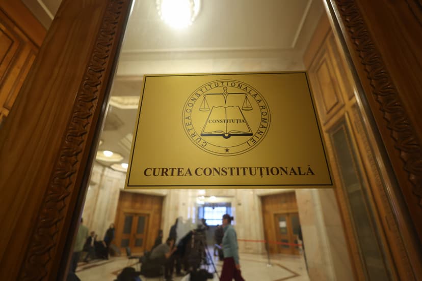 Cum răspunde Bolojan la întrebarea dacă ordonanțele adoptate marți ar putea pica la Curtea Constituţională