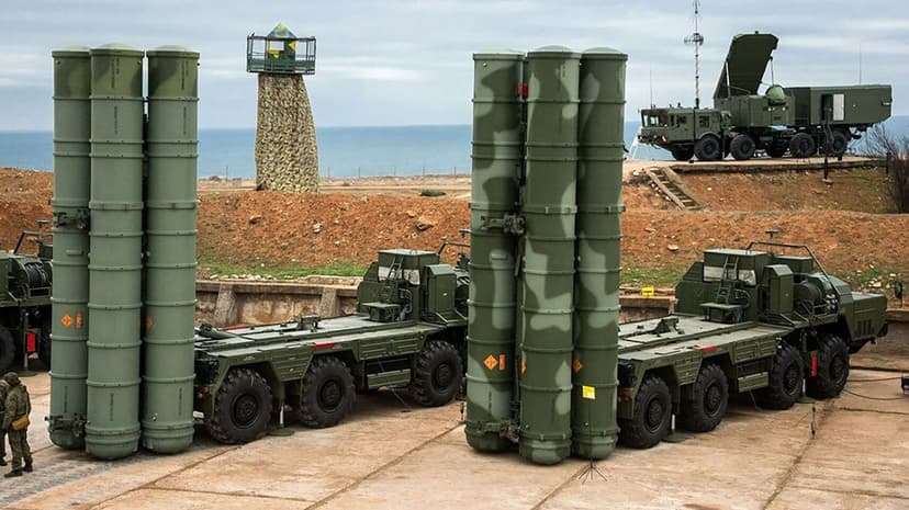 Ukrainian Forces Destroy Russian S-400 and Pantsir Systems in Crimea