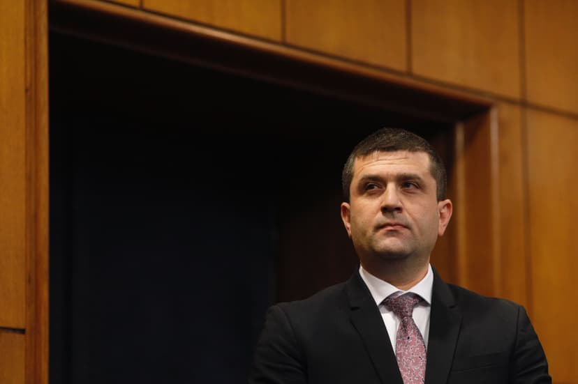 Romanian Defense Minister Finds Illegal Cabin in Military Unit