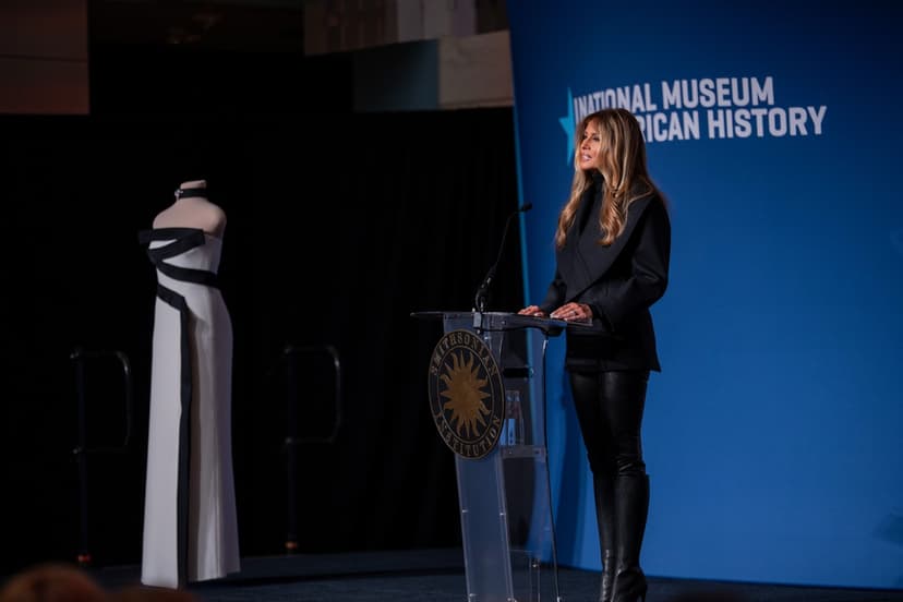Melania Trump a donat rochia pe care a purtat-o în ianuarie 2025 la ceremonia de învestitură a soțului său