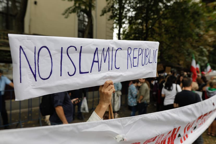 Iranian Doctor in Romania Discusses Mojtaba Khamenei's Influence