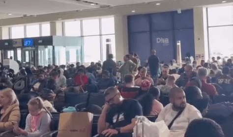 Români reveniți în țară din Orientul Mijlociu, nemulțumiți că și-au plătit singuri biletele. Diferența dintre zbor asistat și evacuare