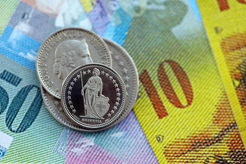 Switzerland Votes to Enshrine Cash Payment Guarantee in Constitution