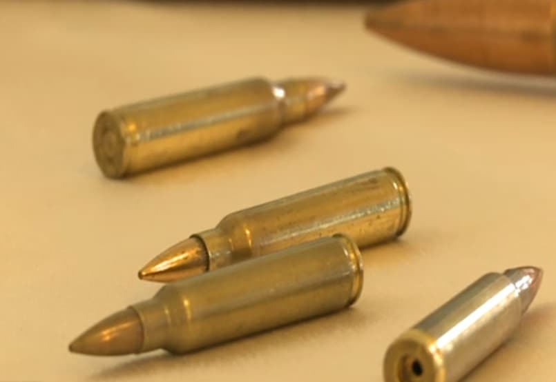 Alertă la intrarea în România. Un moldovean a încercat să treaga granița având zeci de cartușe într-o pungă cu dulciuri