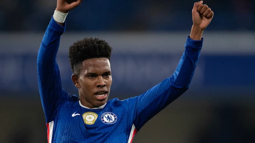 Chelsea Star Estevao Suffers Injury, Set for Scan