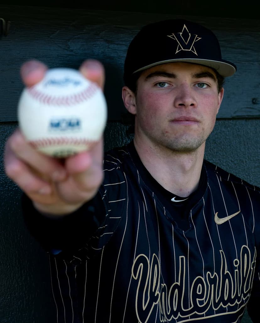 Austin Nye leaves Vanderbilt baseball vs Arizona after one inning