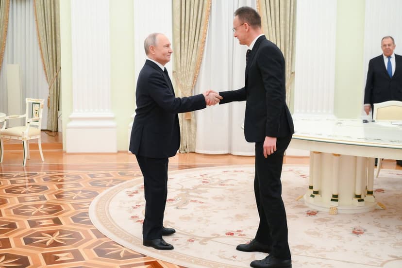 Hungary's Foreign Minister Accuses Baltic States of Following Zelensky's Lead