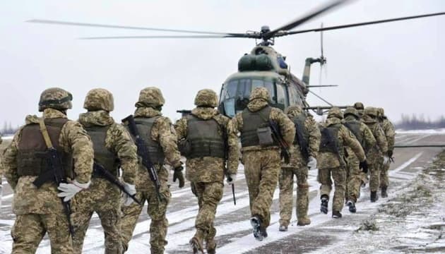 Ukrainian paratroopers thwart Russian attempts to advance toward two villages in Kharkiv region
