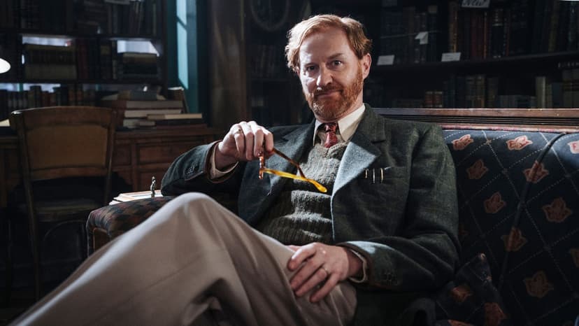 Sherlock Creator's "Ambitious" Return To New 6-Part Detective Series Teased After Season 2 Reunion Confirmation