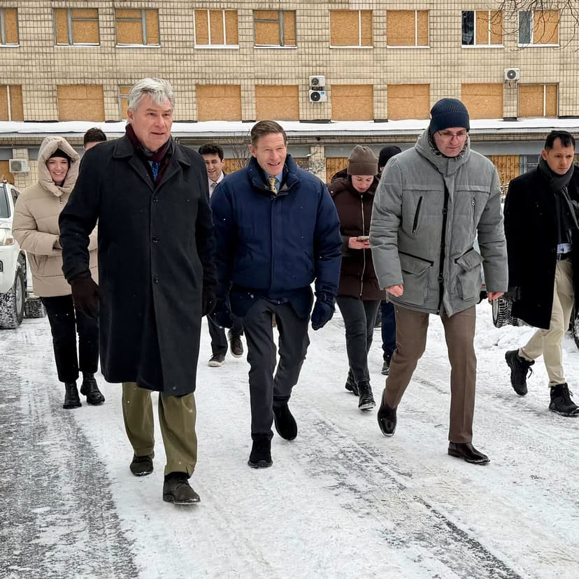 Senators Meet Zelensky to Discuss Sanctions on Russia