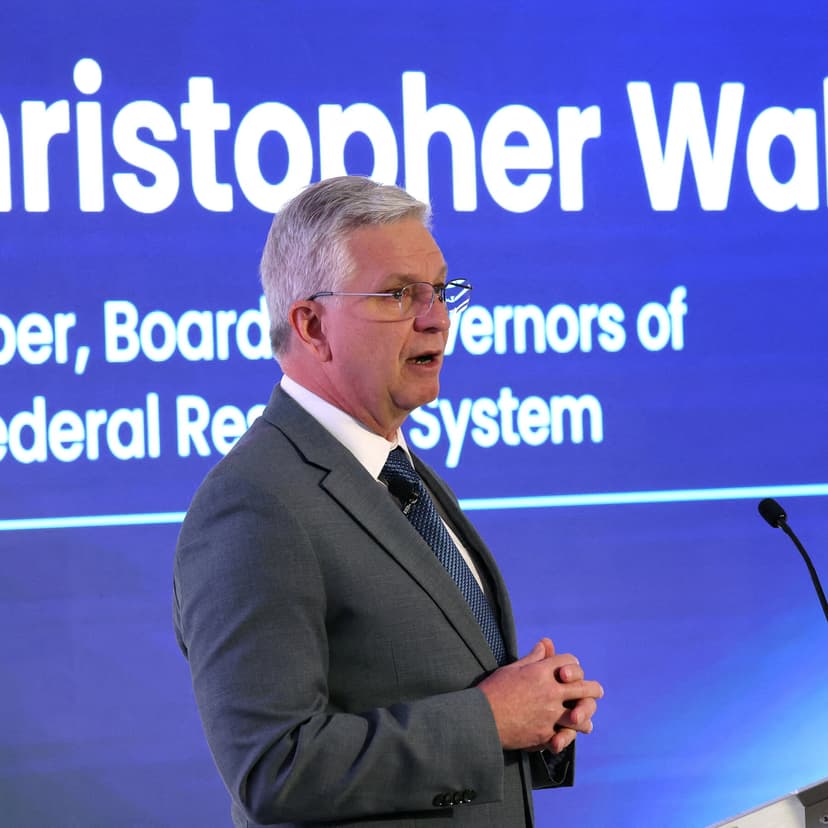 Top Fed Official Sees Little Effect on Rate Outlook From Supreme Court’s Tariff Ruling