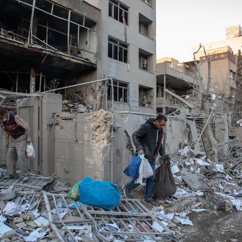 Trump Signals U.S. Is Prepared for a Long War Against Iran