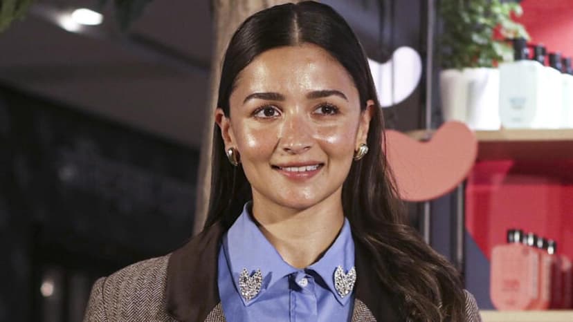 BAFTA Awards 2026: Alia Bhatt turns presenter during ceremony, begins speech in Hindi