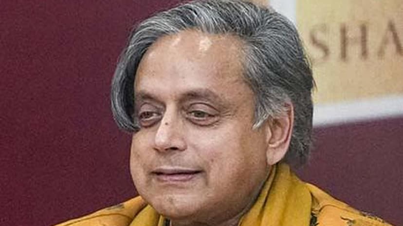 Shashi Tharoor praises installation of Rajaji’s statue at Rashtrapati Bhavan