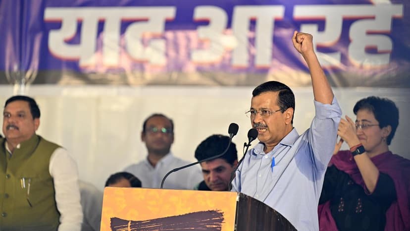 Kejriwal back in action, to appear before Assembly panel over phansi-ghar row