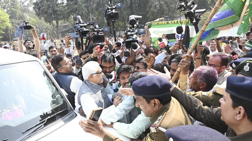 As Nitish Kumar eyes Rajya Sabha seat, political buzz over change in Bihar leadership mounts