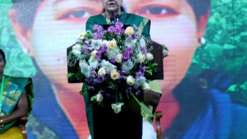 Sasikala's entry ahead of T.N. Assembly polls may aggravate AIADMK’s woes