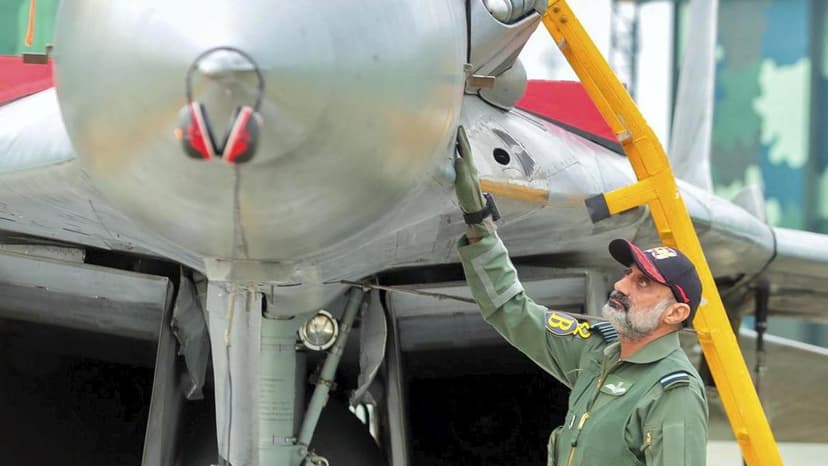 Air chief flies MiG-29UPG sortie from forward airbase