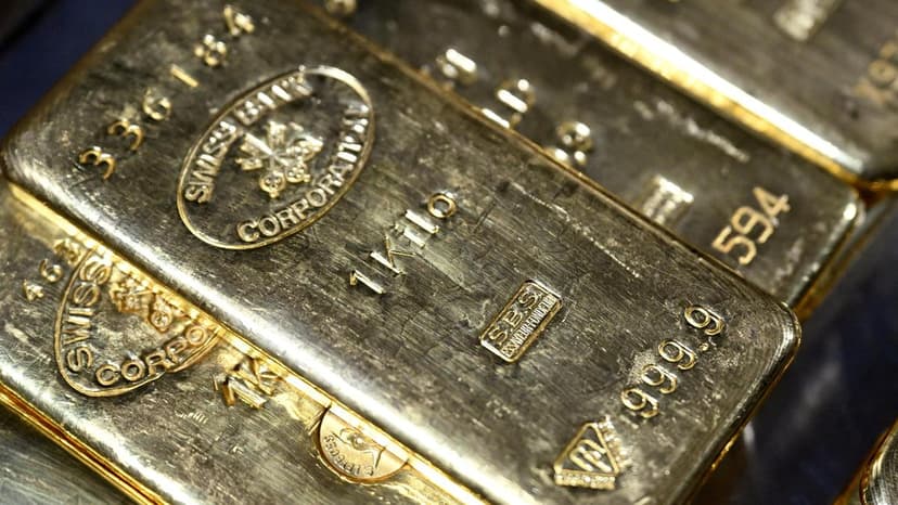 Gold, Silver Prices On February 24: Gold Crosses Rs 1.60-Lakh Mark, Silver Trades Flat On MCX