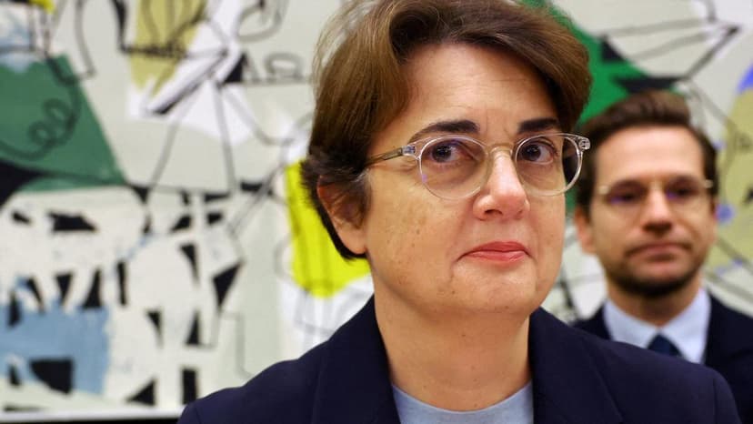 Directoarea de la Muzeul Luvru demisionează la patru luni după „Jaful Secolului”. Reproșurile Parlamentului de la Paris