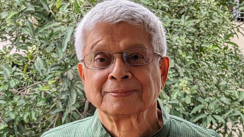Festschrift for khadi-wearing economist M.V. Nadkarni released in Bengaluru