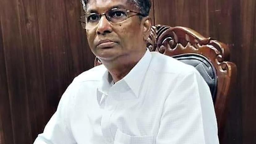 Satish Jarkiholi says Siddaramaiah will complete five year term