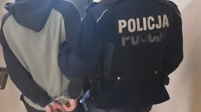 Najpierw groził, potem podpalił rodzinny dom