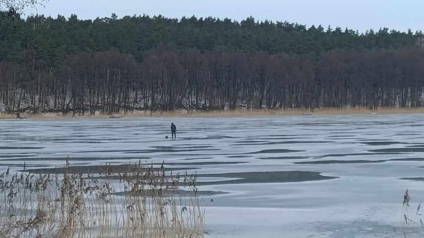 Child and Fisherman Rescued After Falling Through Ice on Lidzbarskie Lake
