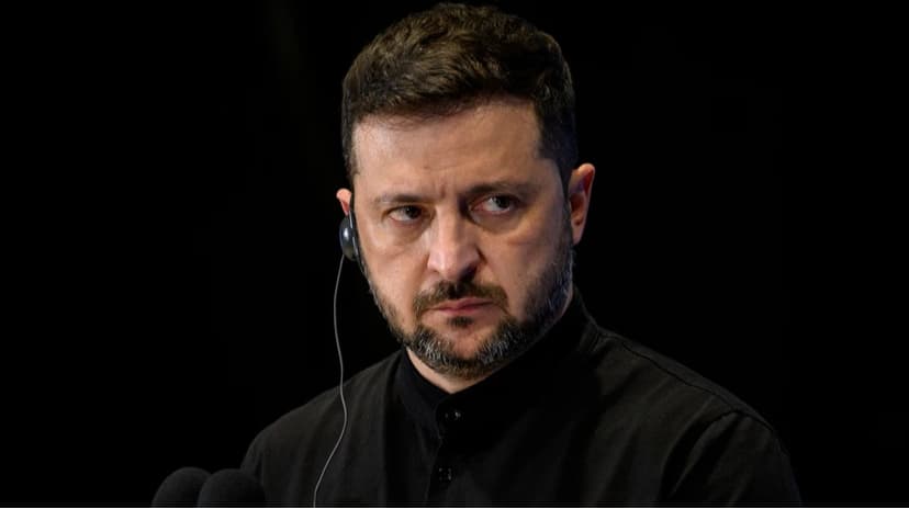 Ukrainian President Zelenskyy Arrives in Bucharest for Official Visit