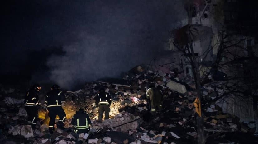 Four feared trapped under rubble after Russia strikes apartment block in Dnipropetrovsk Oblast – photos