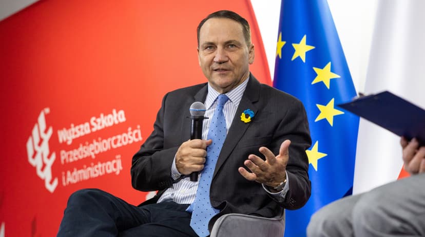 Polish foreign minister says Ukrainian immigrants are more professionally active than Poles