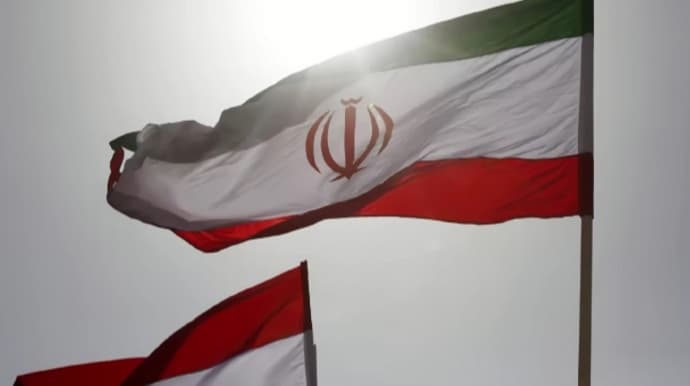 Iran says it hit US and Israeli bases and will keep attacking until "decisively defeated"