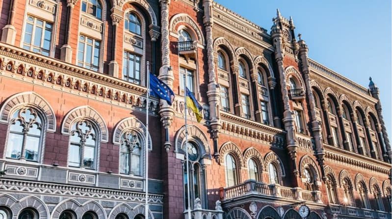 Ukrainian FM claims Hungarian authorities have effectively "taken hostage" seven employees of Ukrainian state savings bank