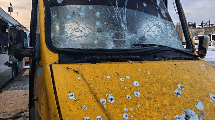 Russian Attacks Kill Utility Worker and Injure Others in Kherson