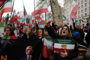 Iranians Protest Against Government Amid US Military Build-up