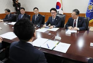 South Korean PM Calls for Action Against Fake News Ahead of Elections