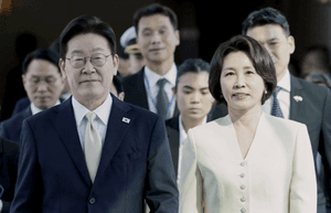 Lee steps up verbal warning against multiple home owners after listing private home for sale