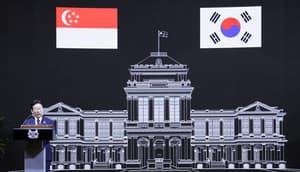 Lee seeks Singapore's support in S. Korea's efforts to resume talks with N. Korea