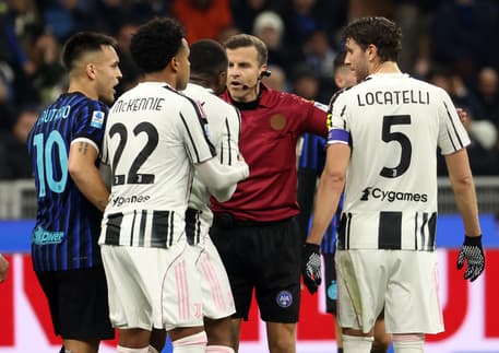 Referees' Chief Admits Mistake in Juventus Kalulu Red Card Decision