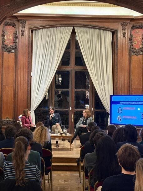 Italian Students Meet OECD Leaders at Paris Consulate
