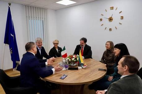 The Italian ambassador to Lithuania meets with the authorities of the city of Visaginas
