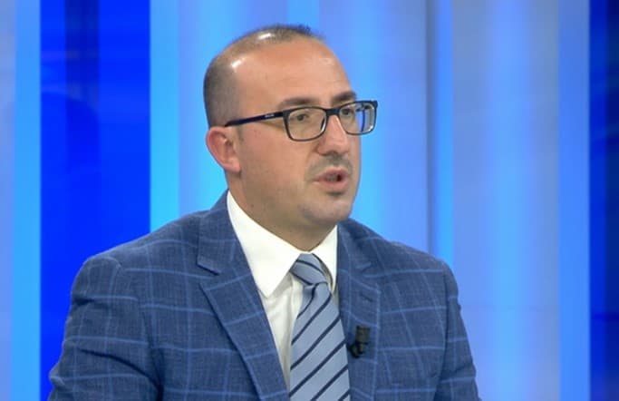 Albanian MP Denounces Reappointment of Lushnja Hospital Director, Citing Previous Dismissal